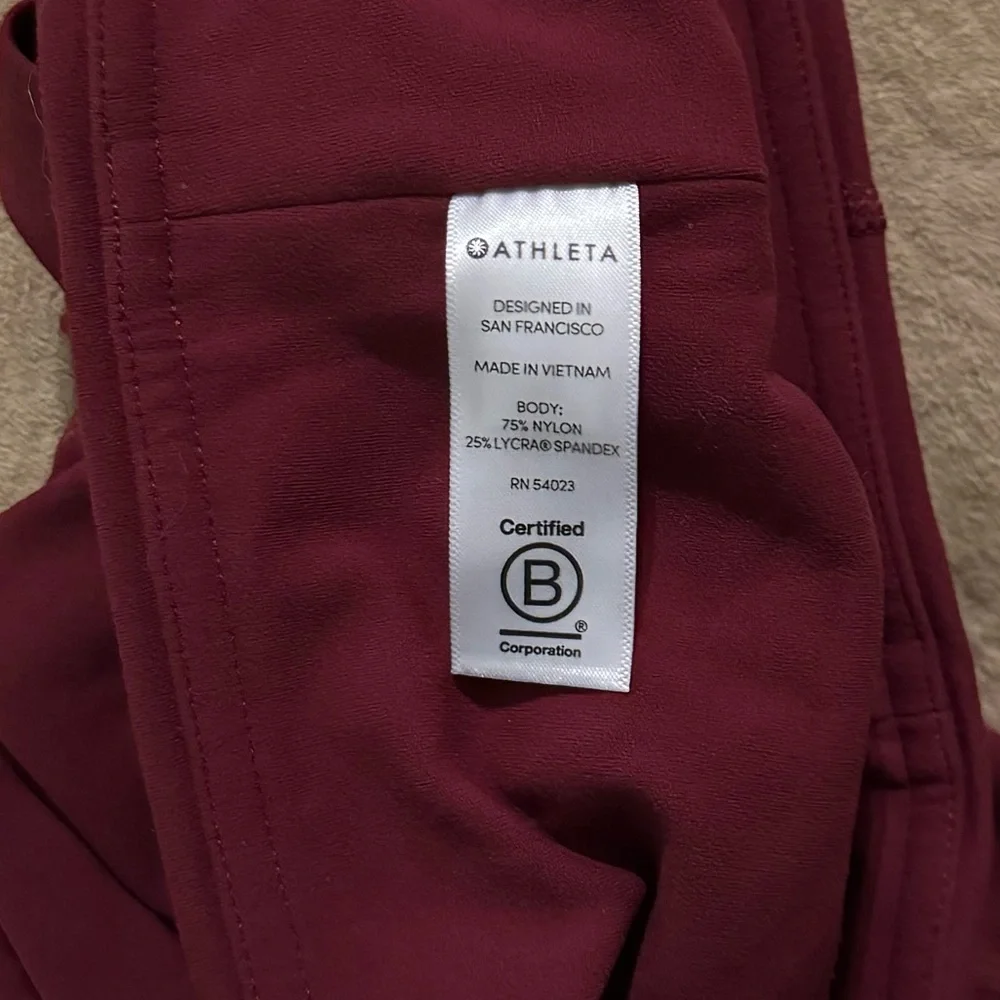 Athlete Salutation Stash Capri Leggings-Dark Wine/Burgundy - Picture 3 of 4